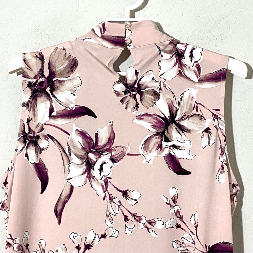 Karl Lagerfeld Floral Sleeveless Pleated Blouse - Picture 6 of 10